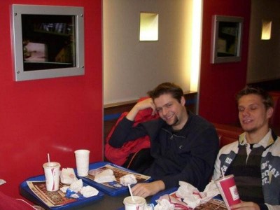Chris und Jens gesättigt im Burgerking Essen